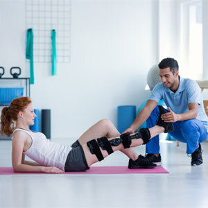 Knee Injury Recovery with Professional Physiotherapist Assistance